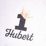 Koszulka biała z długim rękawem Hubert z cyfrą rozmiar 86