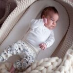 Spodnie dla niemowlaka bawełniane w niedźwiadki