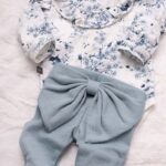 Legginsy niemowlęce prążkowane z kokardą brudny niebieski