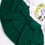 Zielona spódniczka z falbankami i kokardą