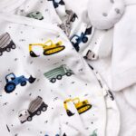 Czapeczka niemowlęca bawełniana w maszyny budowlane