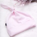 Różowa czapeczka niemowlęca
