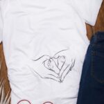 Koszulka ciążowa z nadrukiem dłoni