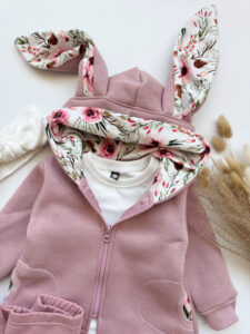 Uszy zajączka w kwiaty szyszki