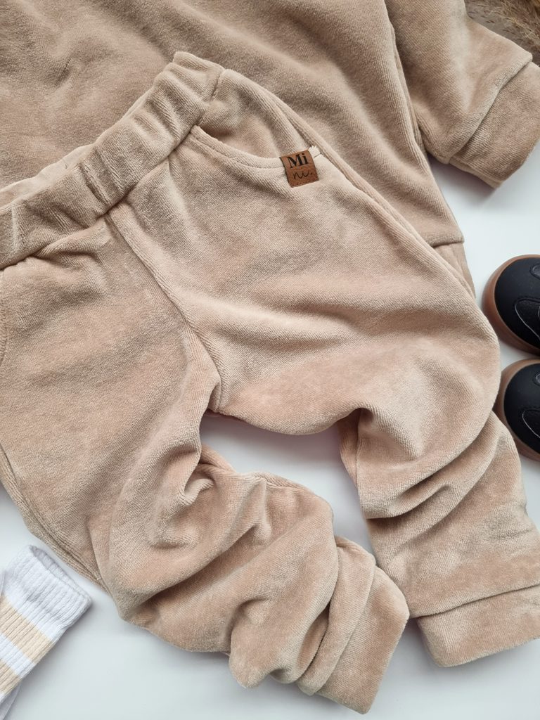 Dres welurowy dziecięcy cappuccino bluza + spodnie - obrazek 3