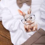 Body/Koszulka z beżową muchą z nadrukiem króliczka w okularach