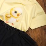 Koszulka dziecięca z nadrukiem żółtego kurczaczka