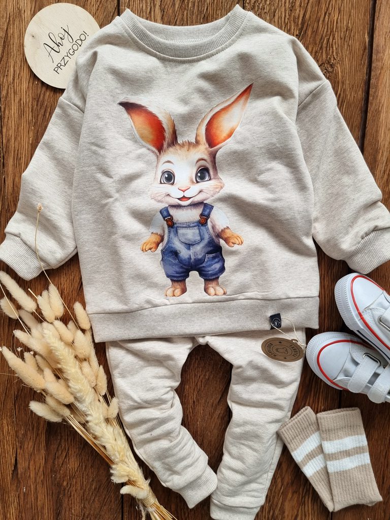 Komplet dla dziecka króliczek w ogrodniczkach (bluza + spodnie)