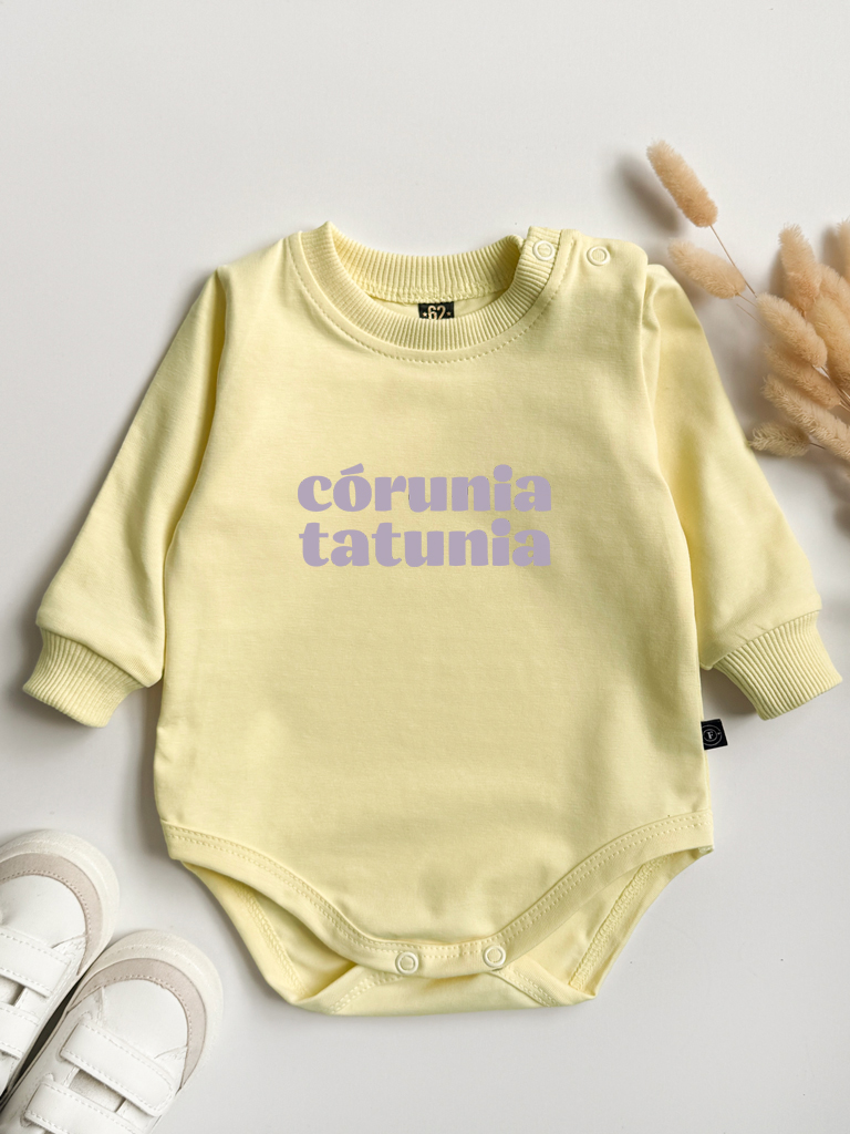 Body niemowlęce z liliowym nadrukiem córunia tatunia