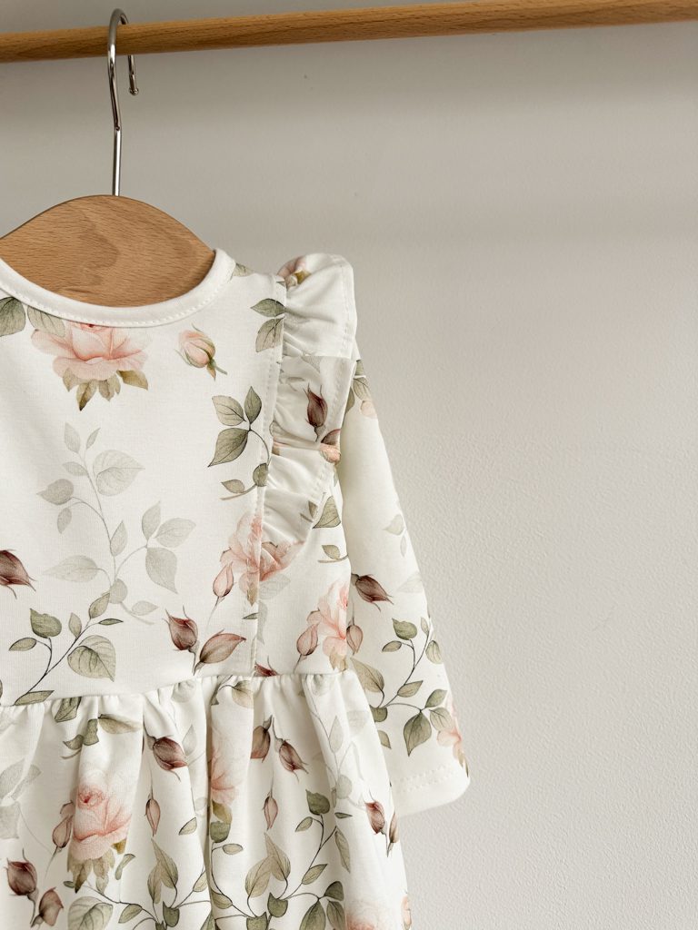 Sukienka z długim rękawem z falbankami zielona nostalgia