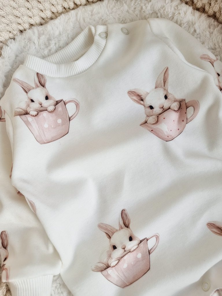 Pajac niemowlęcy bez stópek króliczek w filiżance - obrazek 3