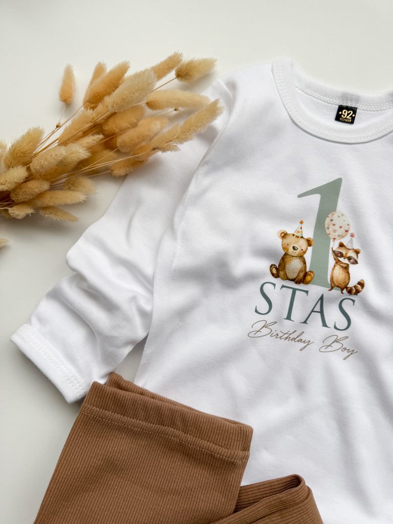 Body niemowlęce Birthday Boy z nadrukiem misia i szopa