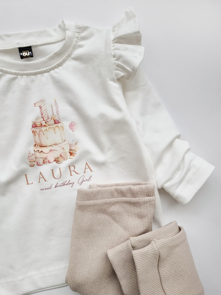 Koszulka z falbankami przy rękawach sweet birthday Girl