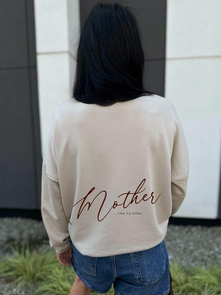 Bluza damska z nadrukiem Mother like no other - obrazek 3