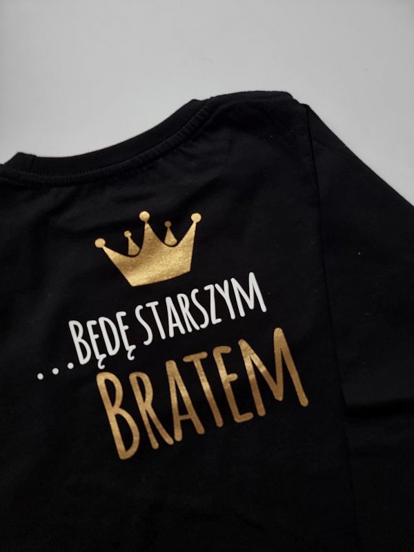 Koszulka czarna długi rękaw przód mam sekret tył będę starszym bratem rozmiar 116