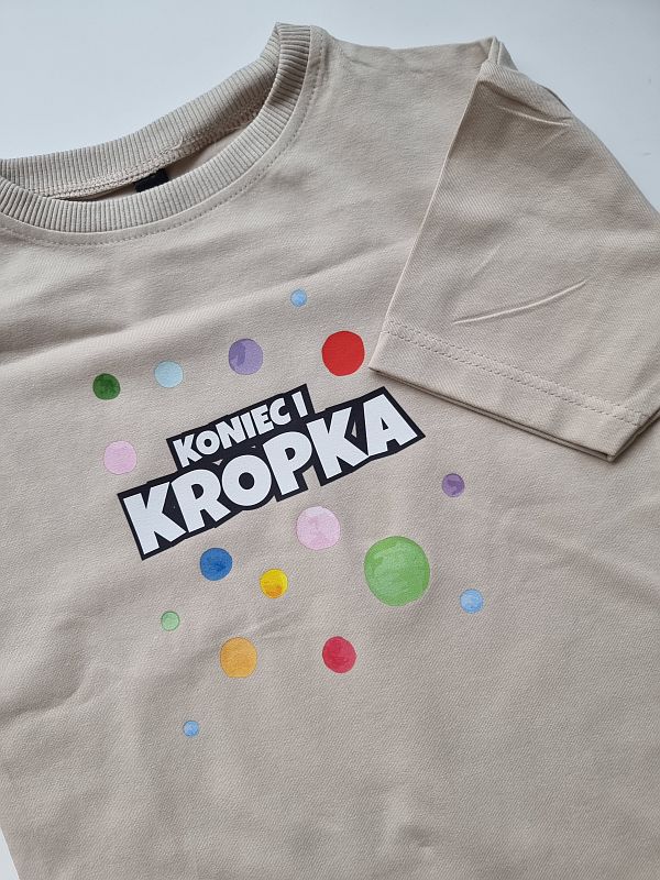 Koszulka beżowa  krótki rękaw koniec i kropka rozmiar 116