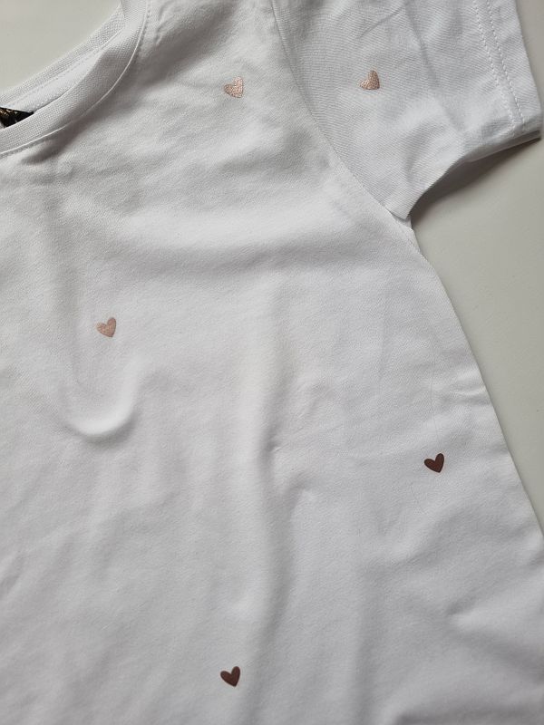 Koszulka biała krótki rękaw perłowe serduszka rozmiar 128