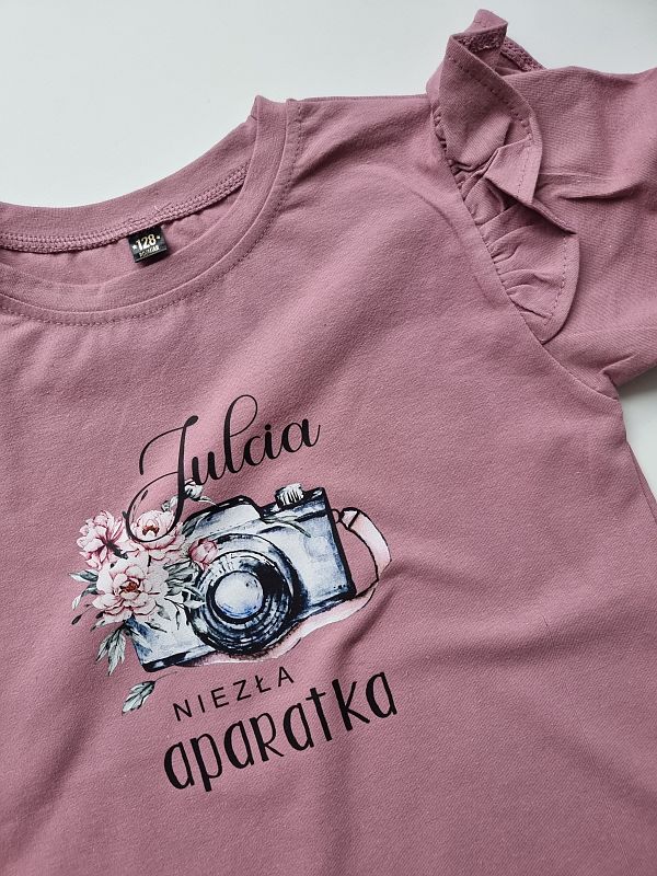 Koszulka wrzosowa krótki rękaw Julcia niezła aparatka rozmiar 128