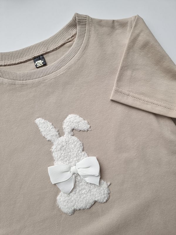 Koszulka beżowa krótki rękaw pluszowy królik rozmiar 128