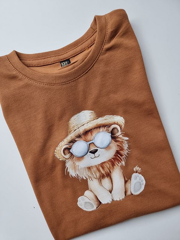 Koszulka cynamonowa krótki rękaw lew rozmiar 134