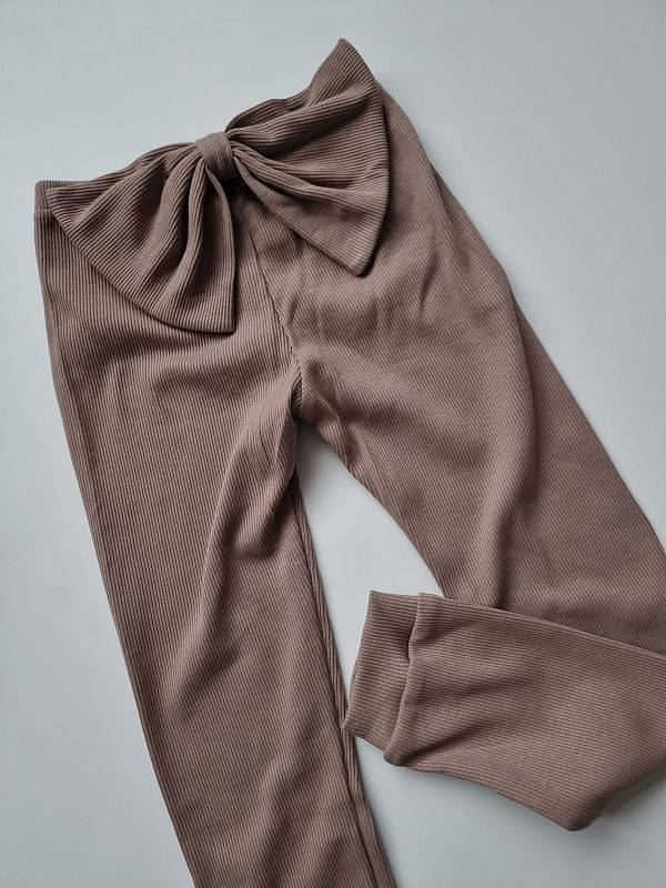 Getry prążek kawowe z kokardą rozmiar 116