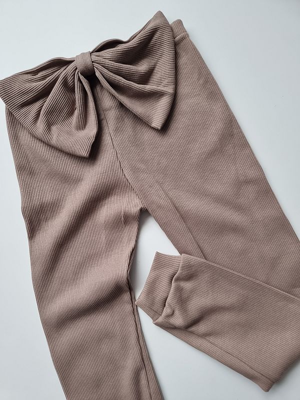 Getry prążek kawowe z kokardą rozmiar 110