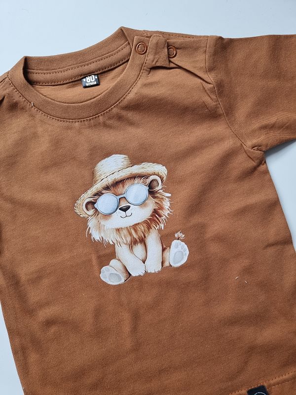 Koszulka cynamonowa krótki rękaw lew w kapeluszu rozmiar 80