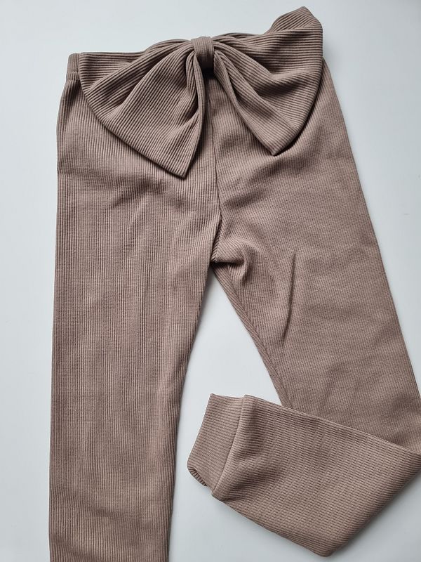 Getry prążek kawowe z kokardą rozmiar 104