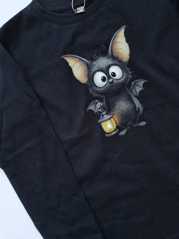 Koszulka czarna długi rękaw nietoperz rozmiar 110