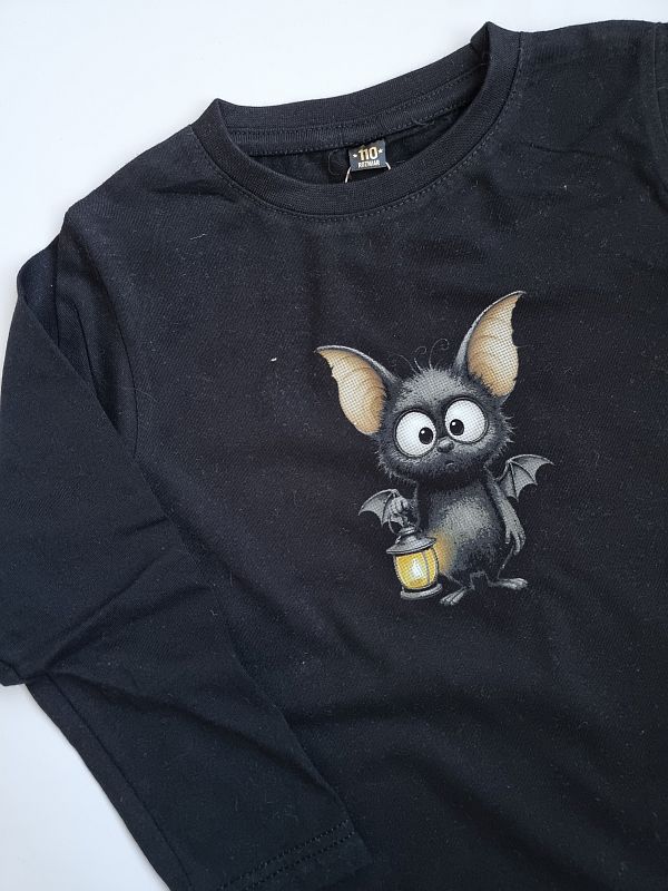Koszulka czarna długi rękaw nietoperz rozmiar 110