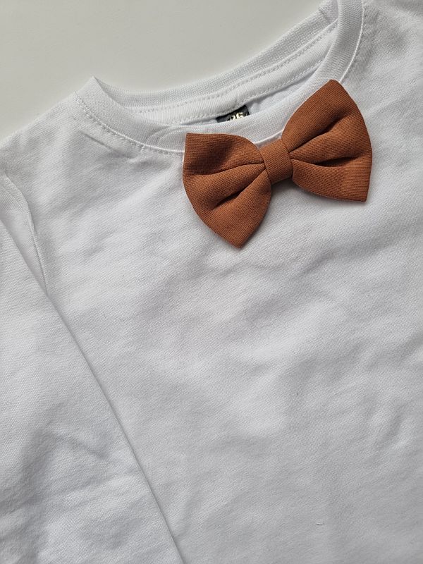 Koszulka biała długi rękaw cynamonowa mucha rozmiar 86