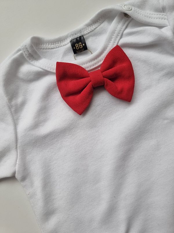 Body białe krótki rękaw czerwona mucha rozmiar 86