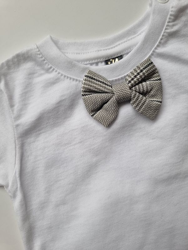 Koszulka biała krótki rękaw mucha w kratę rozmiar 74