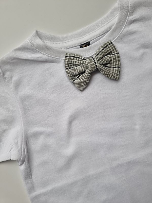 Koszulka biała krótki rękaw mucha w kratę rozmiar 110