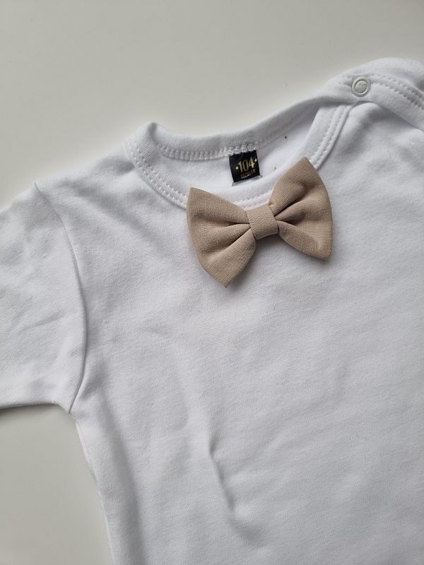 Body białe krótki rękaw beżowa mucha rozmiar 104