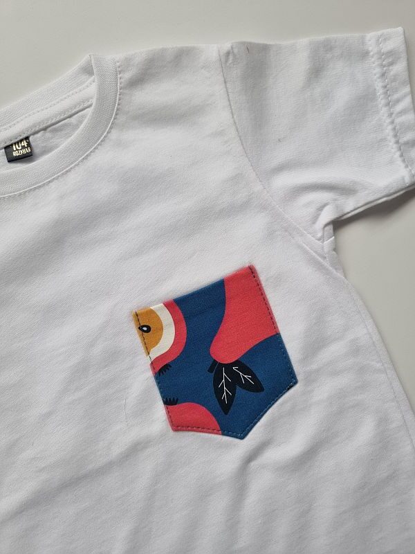 Koszulka biała krótki rękaw kieszonka rozmiar 104