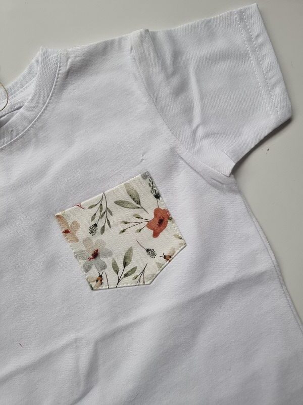 Koszulka biała krótki rękaw kieszonka rozmiar 104