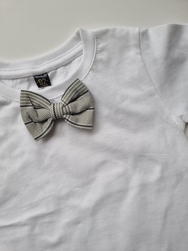 Koszulka biała krótki rękaw mucha w kratę rozmiar 92