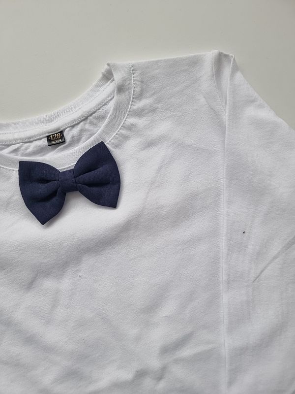 Koszulka biała długi rękaw granatowa mucha rozmiar 128