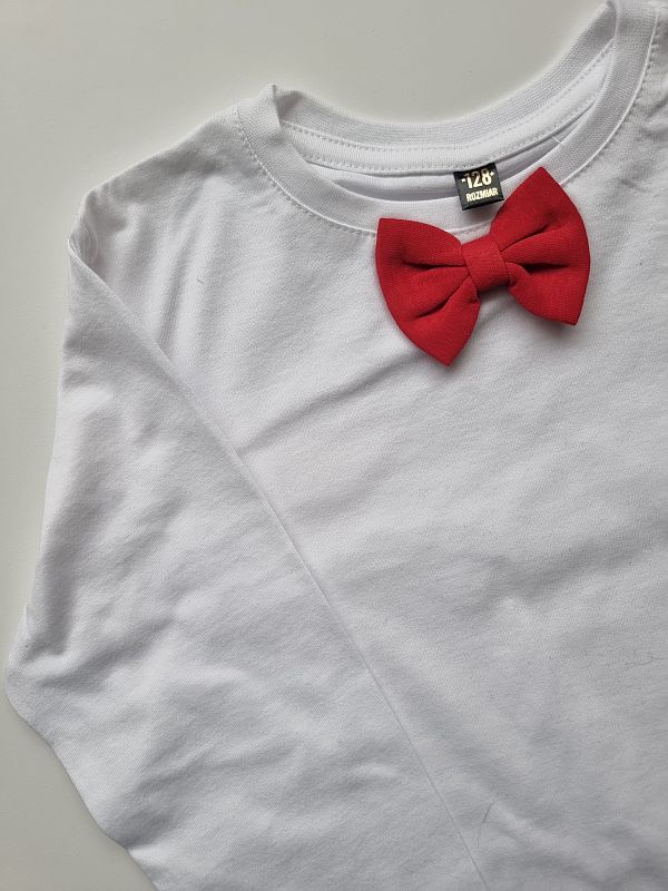 Koszulka biała długi rękaw czarwona mucha rozmiar 128