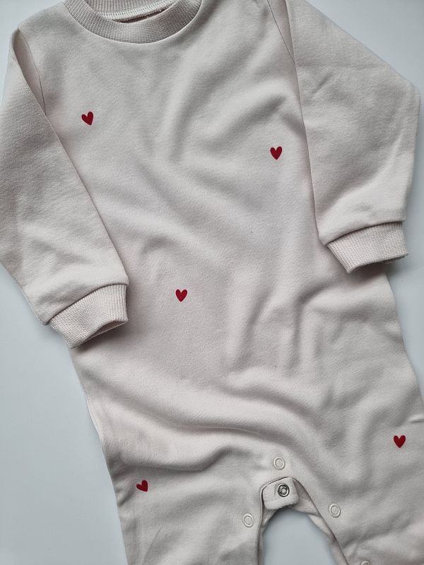 Pajac bez stópek beżowy serduszka rozmiar 74