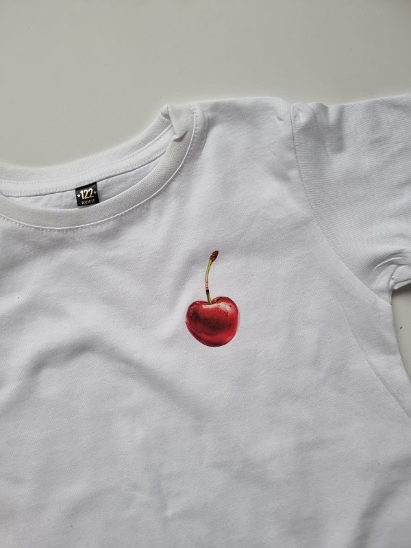 Koszulka biała krótki rękaw wisienka rozmiar 122