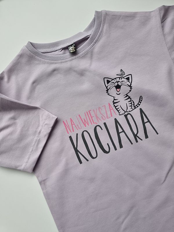 Koszulka liliowa krótki rękaw największa kociara rozmiar 122