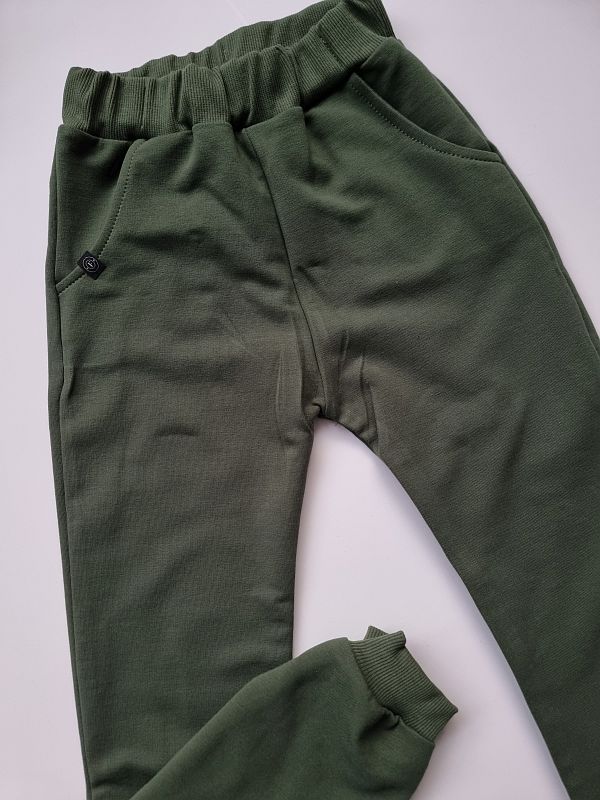 Spodnie dresowe oliwka rozmiar 122