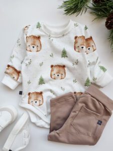 Niedźwiadki w lesie