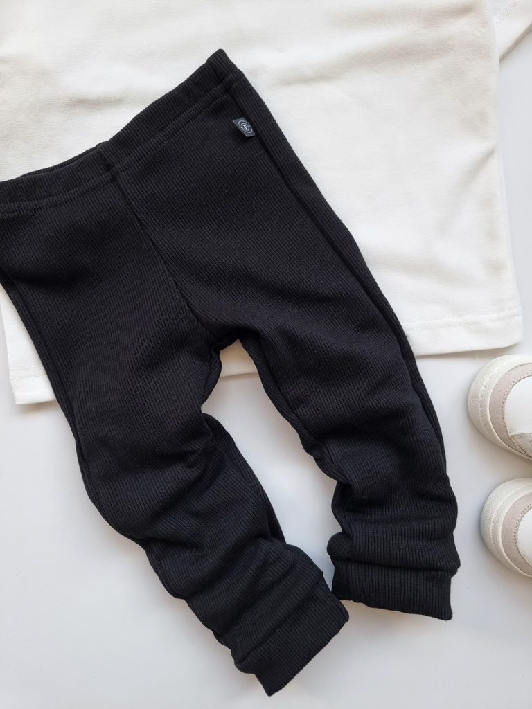 Getry prążkowane czarne