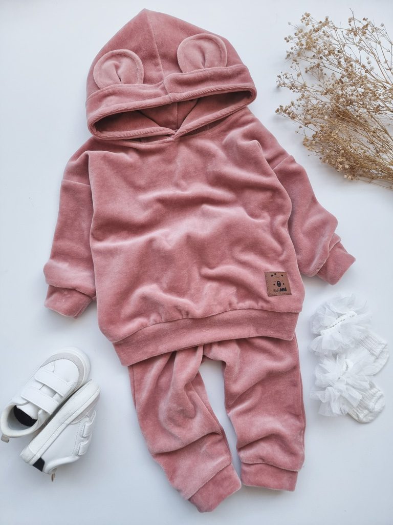 Dres welurowy dziecięcy brzoskwiniowy róż bluza + spodnie