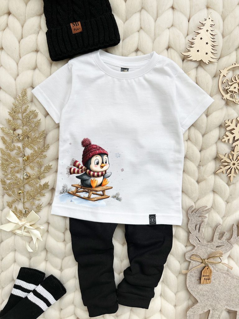 Koszulka dziecięca pingwinek na sankach