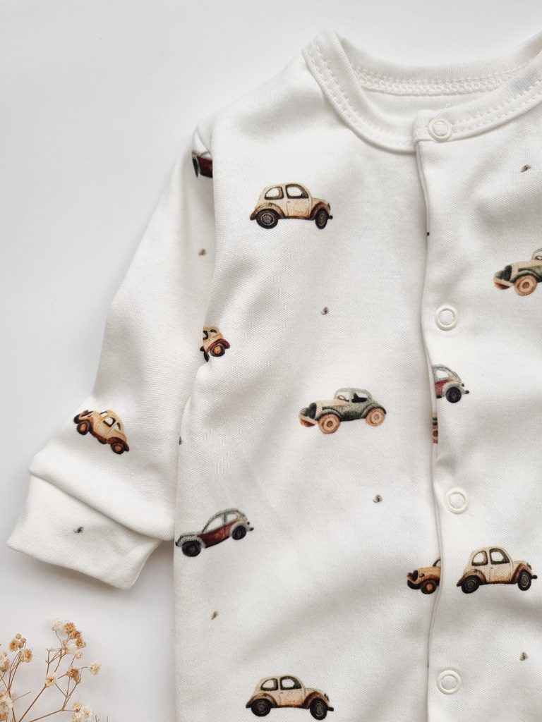 Bawełniany pajac niemowlęcy ze stópkami vintage auta - obrazek 3