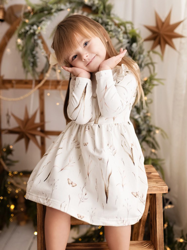 Sukienka z długim rękawem z falbankami brązowe gałązki